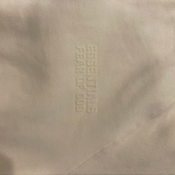 Fear of God Essentials Crewneck - Picture 6 of 6